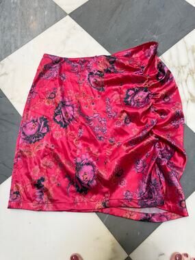 Free People Pink Floral Satin Ruched Mini Skirt Women’s Size 2